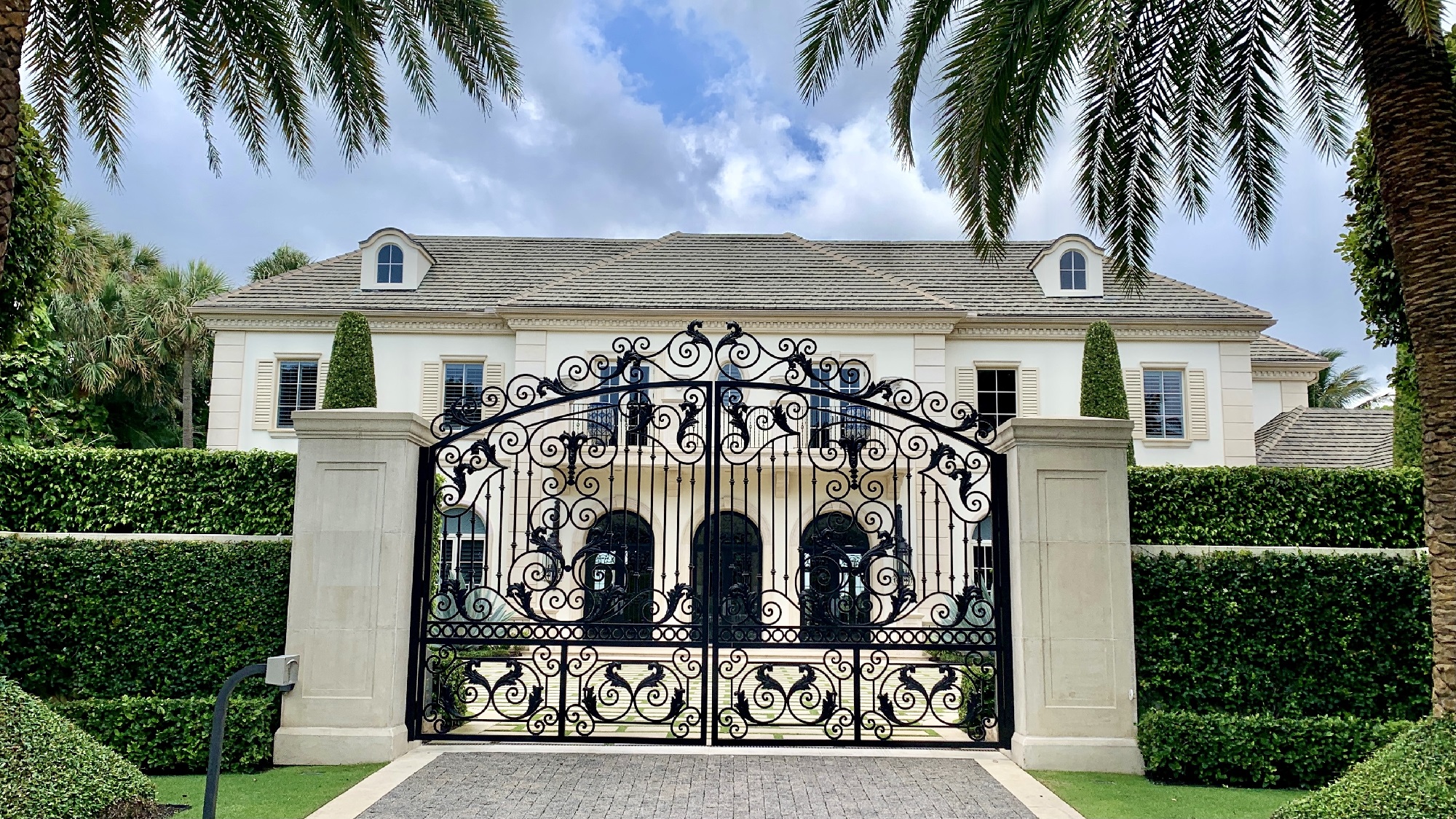 Palm Beach Island Waterfront Homes - Luxury Resort Portfolio
